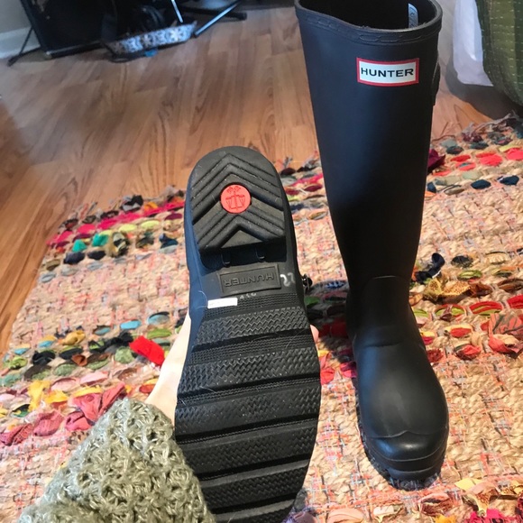 size 5 hunter boots. only worn twice! - Picture 2 of 4